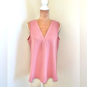 NWOT- Zenana Mauve V-Neck Textured Sleeveless Summer Shirt